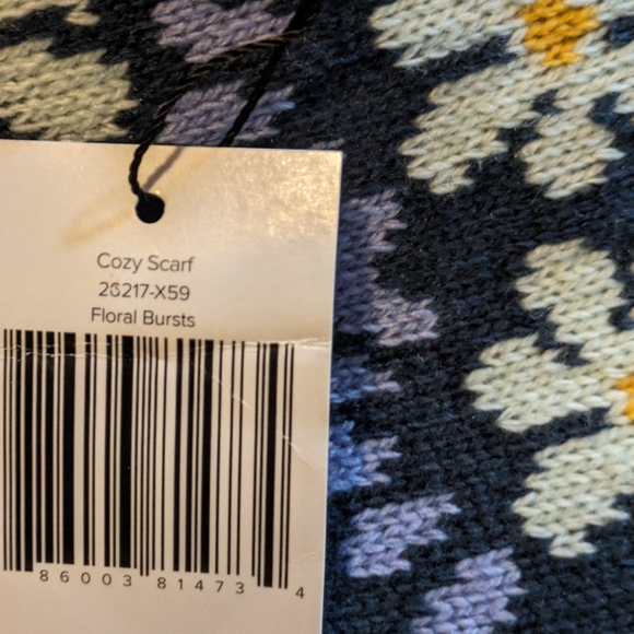 Vera Bradley cozy scarf Floral Bursts - Picture 8 of 10